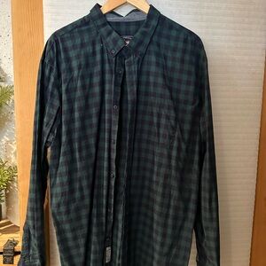 G.H. Bass & Co. Dark Green Plaid Button Down Shirt